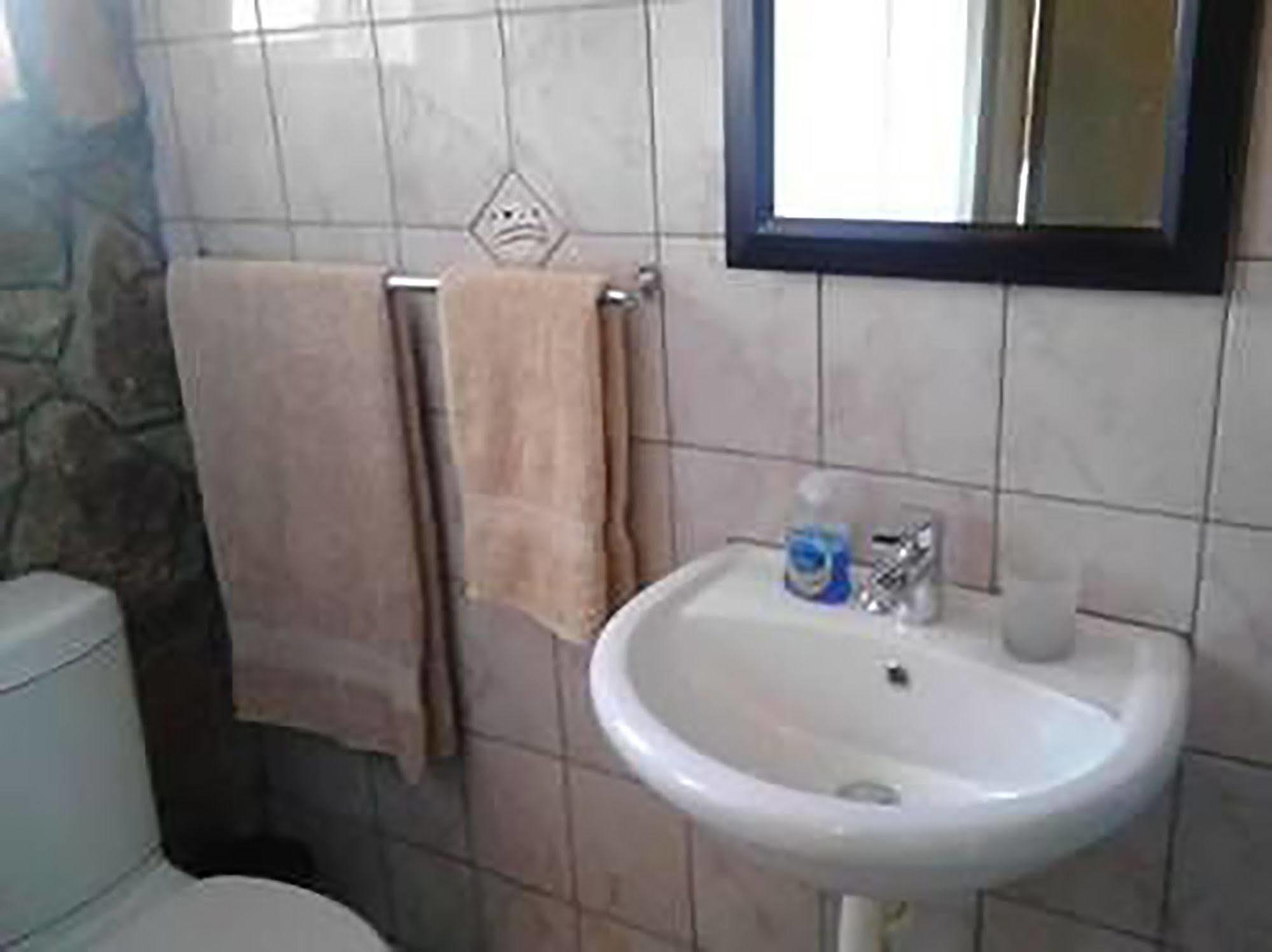 A New Earth Guest Lodge Francistown Zewnętrze zdjęcie